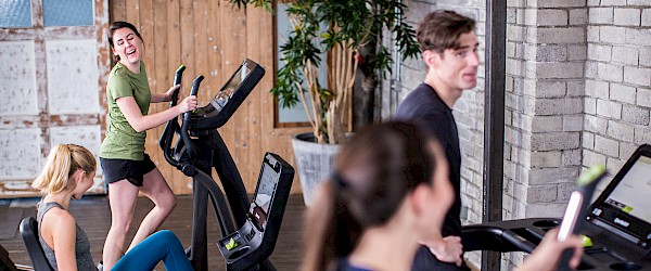 Czym charakteryzuje się nowoczesna siłownia?