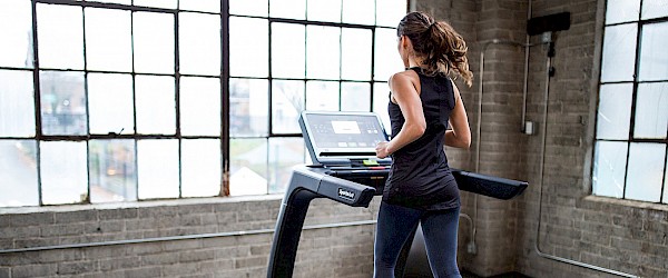 Energia kinetyczna w akcji: Jak sprzęt SportsArt przekształca twoje treningi w zieloną energię?