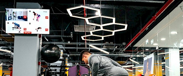 Personalizacja usług w klubie fitness: Jak zadowolić każdego klienta?