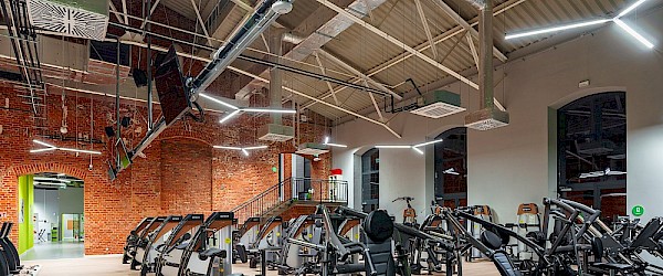 Maszyny na brzuch – przegląd najpopularniejszego sprzętu na siłowni